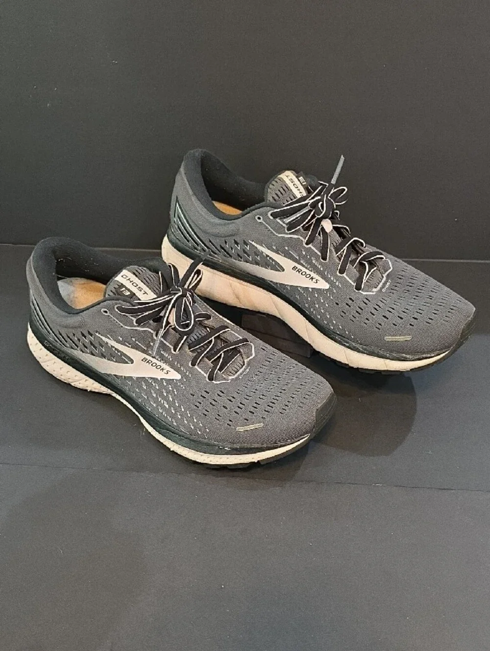 Brooks Ghost 13 Women's Athletic Running Shoes — Gray/White Size 11